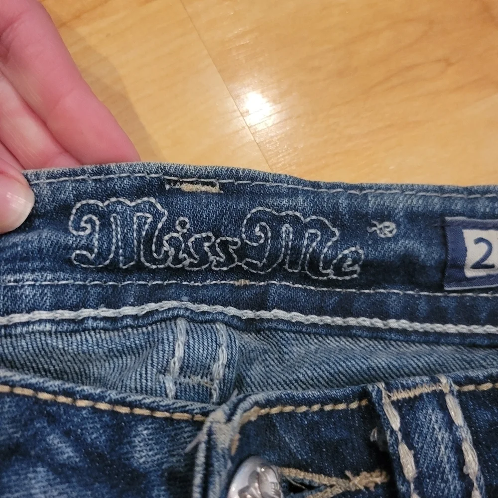 Miss Me Easy Capri Embellished Jeans Size 25